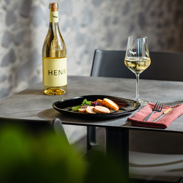 Suggestion d'accord mets-vins de la Maison Badoux: Henri Chasselas d'Yvorne et son foie gras de canard mi-cuit.