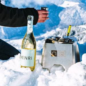 Bouteille de vin blanc Henri 1908, de la Maison Henri Badoux, à déguster avec une fondue.