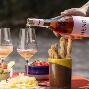 Plateau apéritif à déguster avec le vin rosé Henri 1908, de la Maison Henri Badoux.