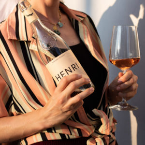 Bouteille de vin rosé Henri Ramarro Rosato de la Maison Badoux à Aigle.