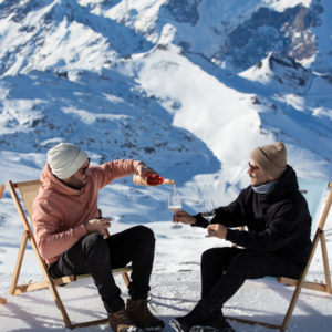 Bouteille de vin rosé, Henri Ramarro Rosato, la marque suisse de la Maison Badoux à Aigle.