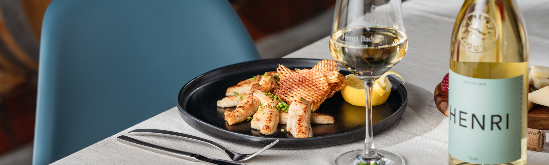 Les vins Henri, de la Maison Badoux à Aigle, servis avec un repas auprès des restaurateurs.