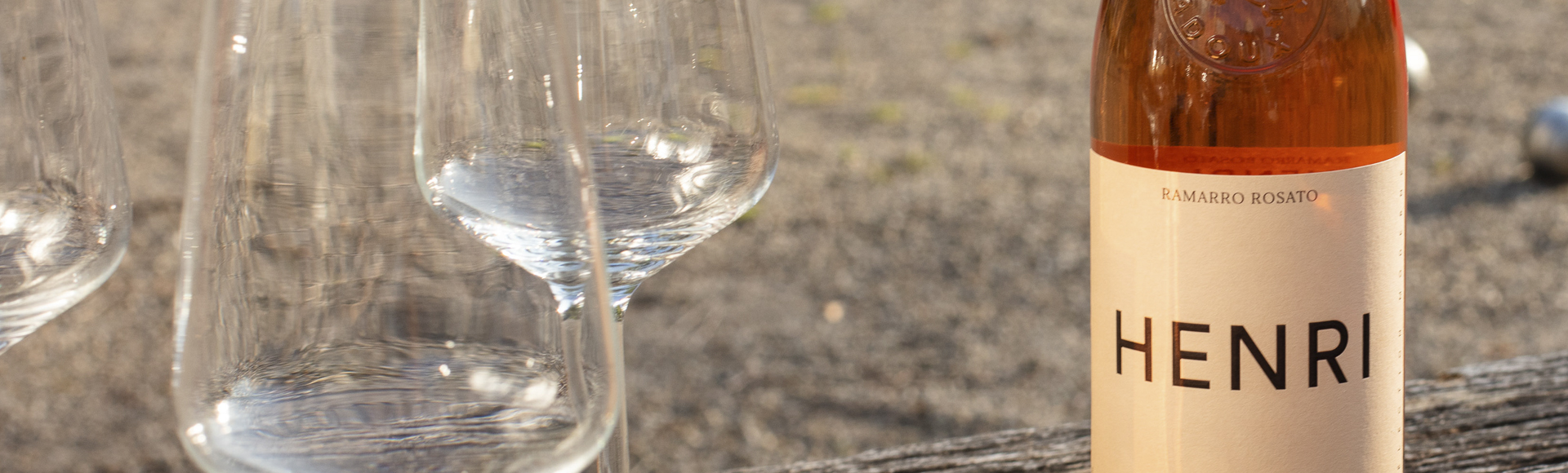Vins rosés suisses de la Maison Henri Badoux à Aigle.